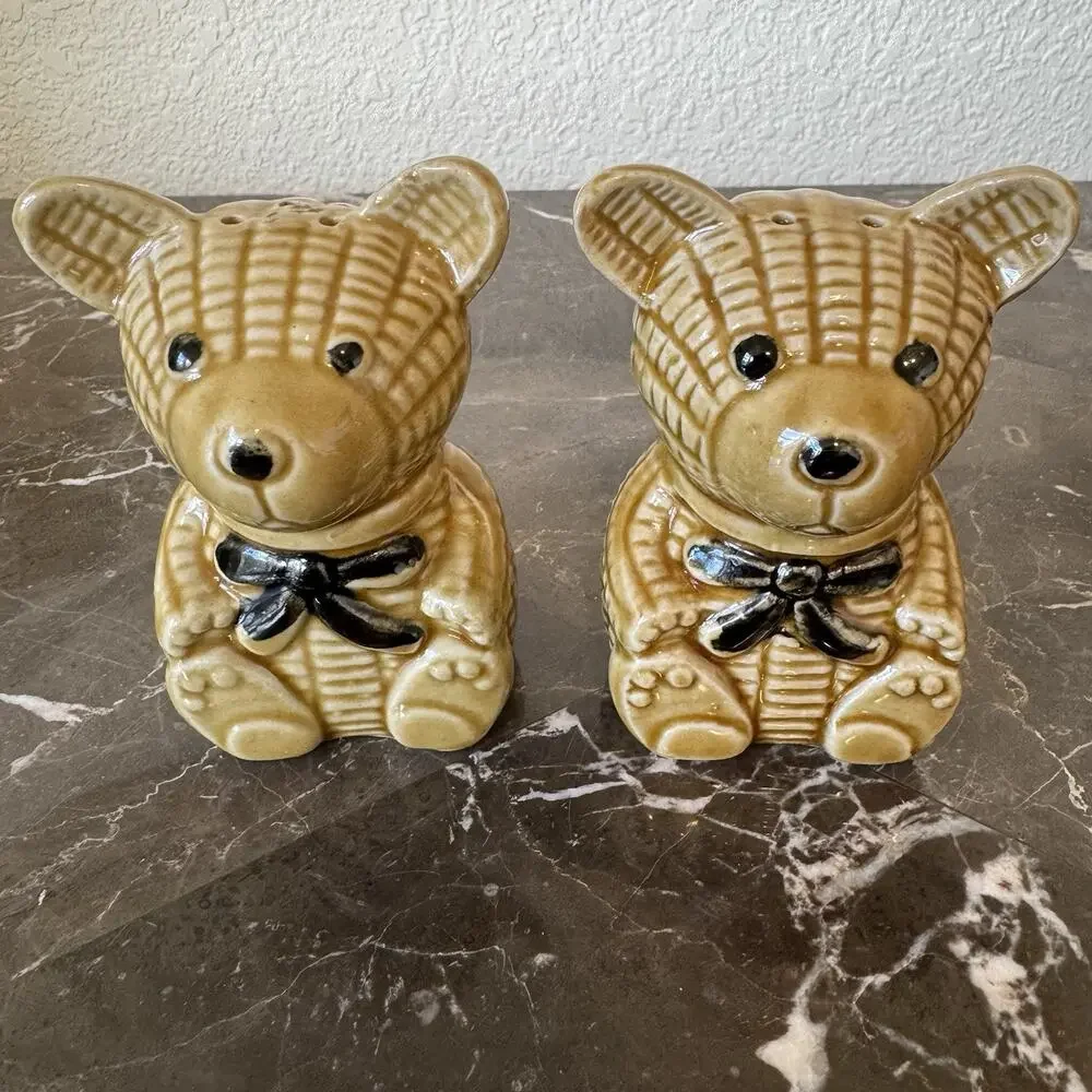 Vintage 3” Yellow Corn Teddy Bear Ceramic Salt & and Pepper Shakers